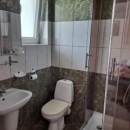 Borówka - pokoje gościnne *